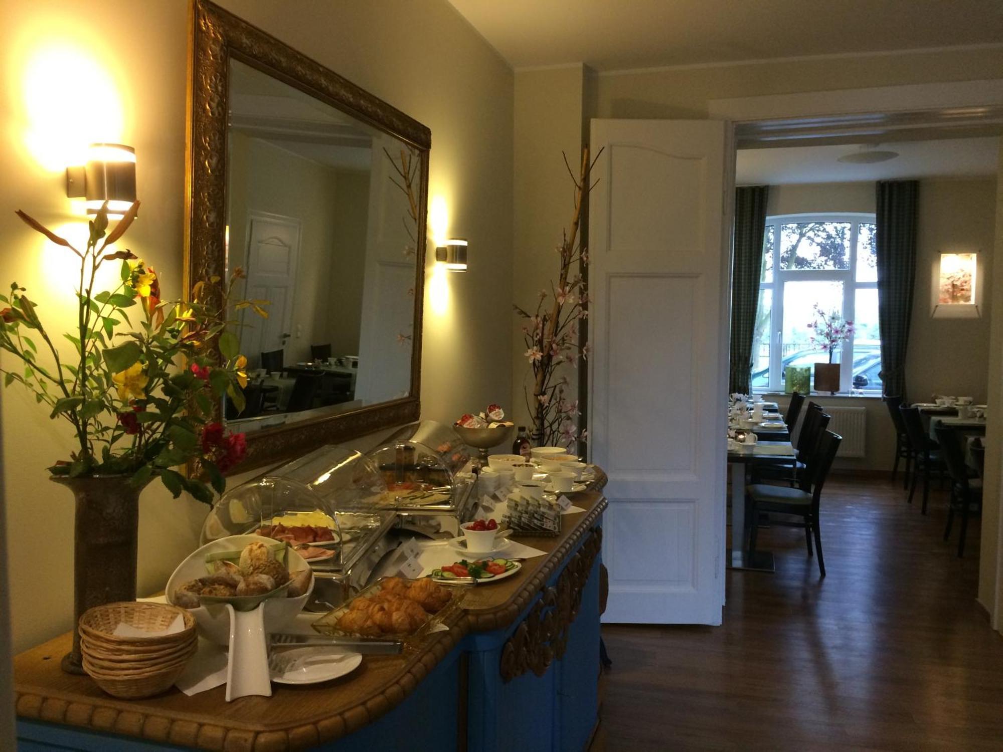 דיסבורג Landhotel Alte Toepferei מראה חיצוני תמונה